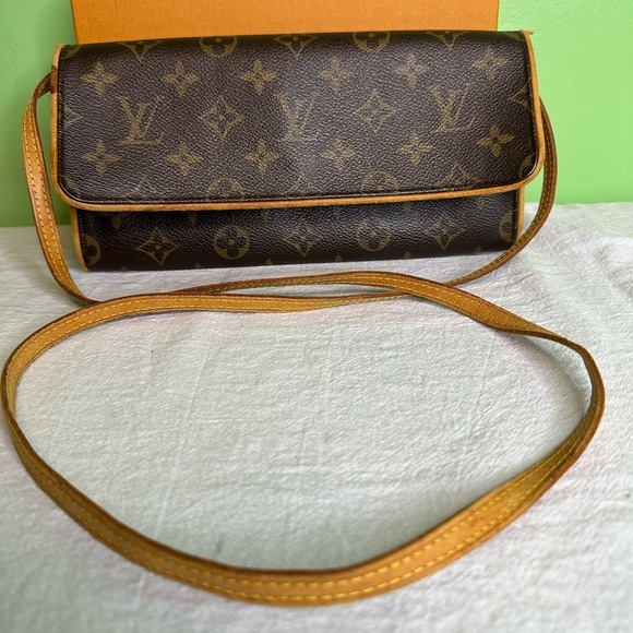 Louis Vuitton Handbags - 𝑳𝒐𝒖𝒊𝒔 𝑽𝒖𝒊𝒕𝒕𝒐𝒏 𝑻𝒘𝒊𝒏 𝑷𝒐𝒄𝒉𝒆𝒕𝒕𝒆